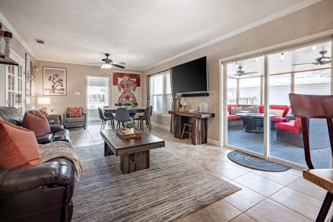 Ol Sarge Retreat Outdoor Amenities Cozy Charm Villa Bryan Luaran gambar